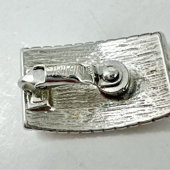 Trifari Signed Vintage Gold & Silver Tone Half Hoop Clip On Earrings - Picture 3 of 5